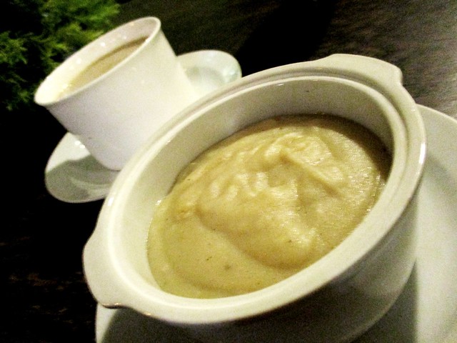 Payung Cafe mashed potatoes & mushroom soup