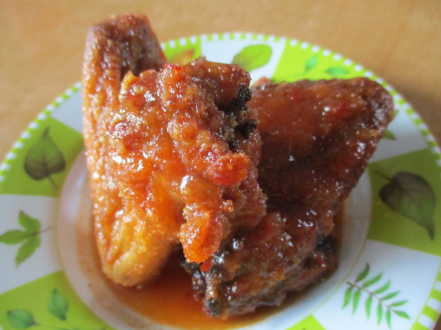 Jiali Cafe chicken wings, masak merah