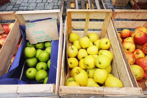 apples rennes market