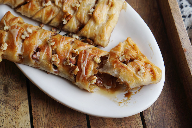 Easy gluten free maple pecan plaits made with Jus-Rol gluten free puff pastry | gluten free pastries | gluten free recipes | gluten free desserts | gluten free baking