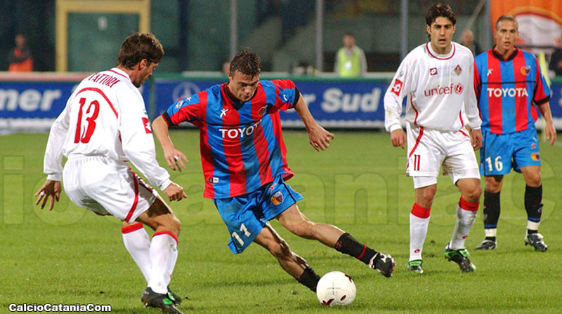  Jaroslav Šedivec in azione contro il Piacenza sotto lo sguardo di Giorgio Lucenti e Andrea Giallombardo