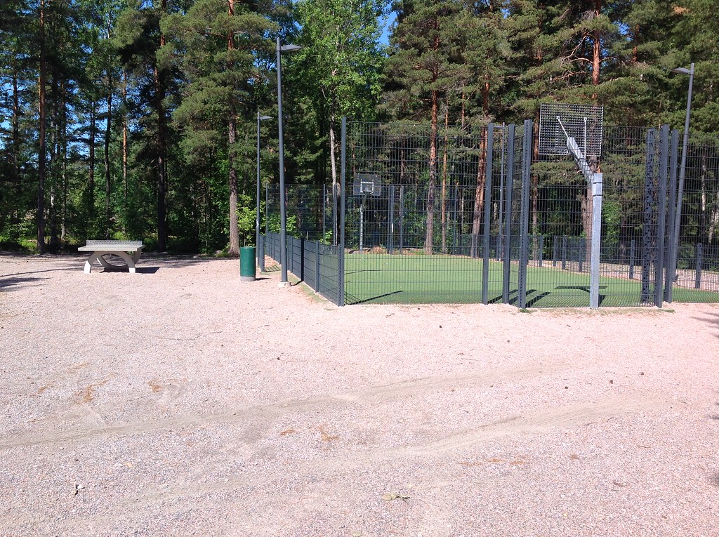 Picture of service point: Kantokasken koulu / Neighbourhood sports area