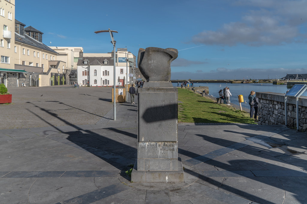 THE COLUMBUS SCULPTURE IN GALWAY 004