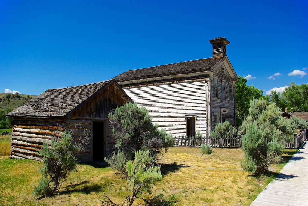 Combined Lodge and Schoolhouse, Bannack, Montana, July 30, 2010. Image shared as public domain on Pixabay and Flickr as “Combined Lodge and Schoolhouse.”