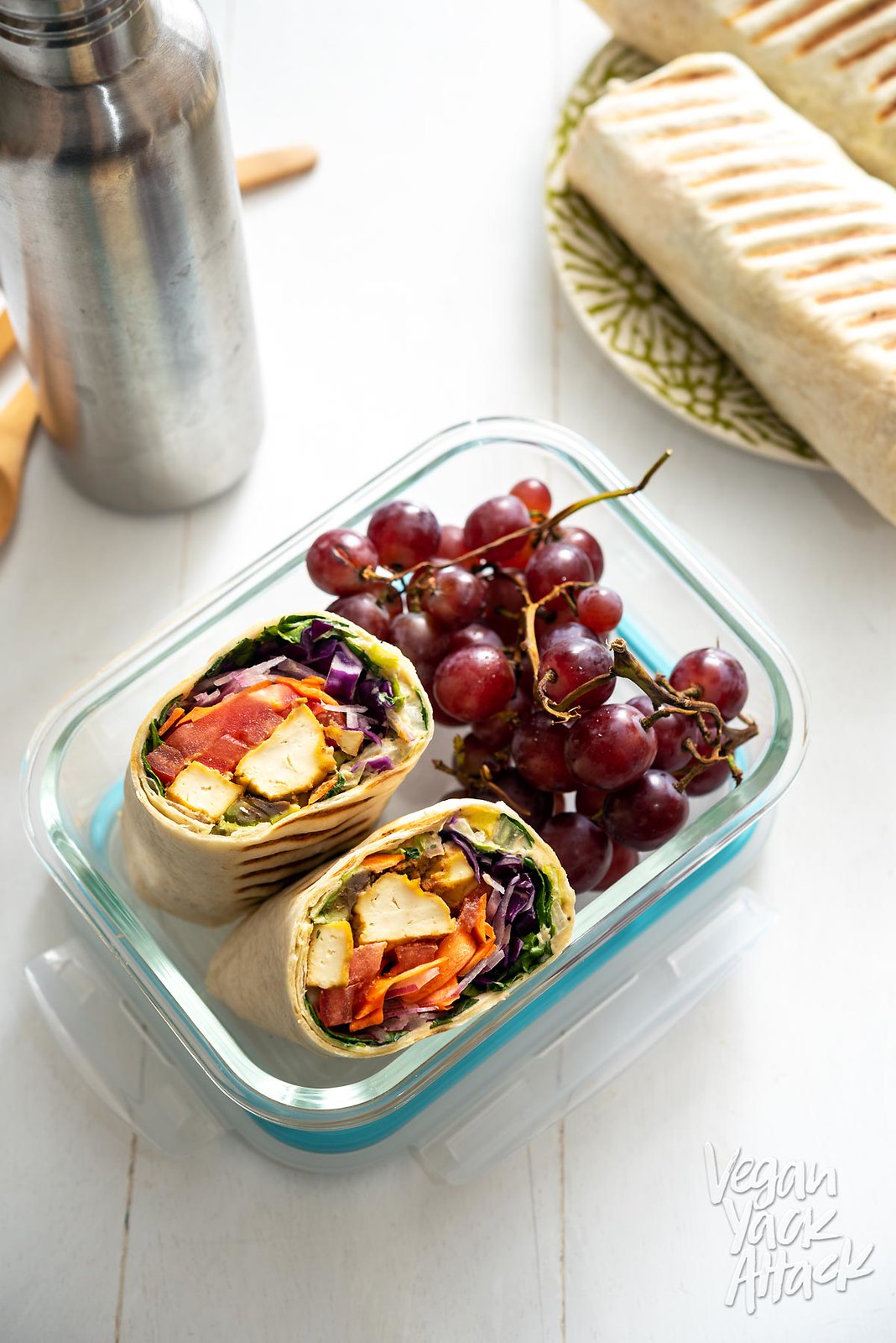 The end of summer is nearing, and that means it's time for some back-to-school recipes! Try these crispy chipotle tofu rainbow wraps out, to make everyone envious of your fresh lunch. #backtoschool #lunch #wrap #vegan