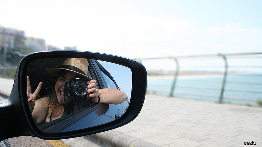 selfie en espejo retrovisor