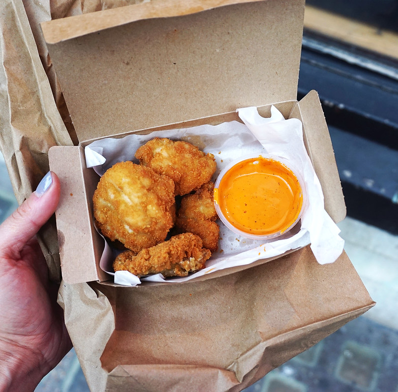  Gluten free chicken nuggets (GFC) with Korean mayo from Leon | gluten free chicken and chips guide | London | UK