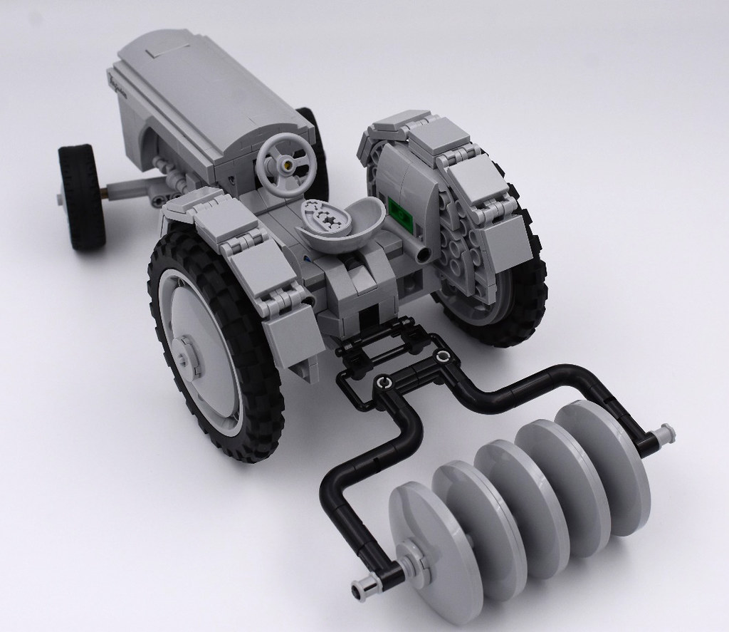 Review: 4000025 Ferguson Tractor | Brickset: LEGO set ...
