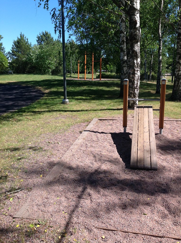 Picture of service point: Tapiolan asukaspuisto / Ulkokuntoiluvälineet