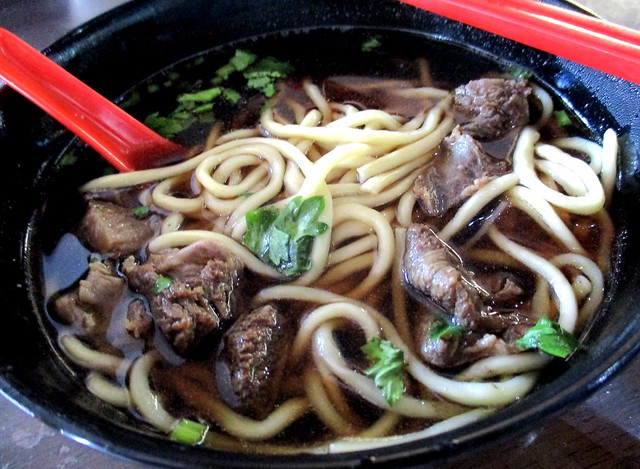 Colourful Cafe beef noodles