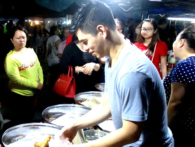 Handsome boy, tee piang stall - Sibu pasar malam
