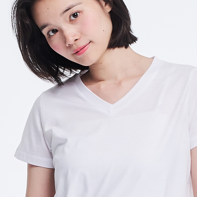 棉．麻 女 T 恤 白色 - 珠光棉V領質感棉TEE/純白