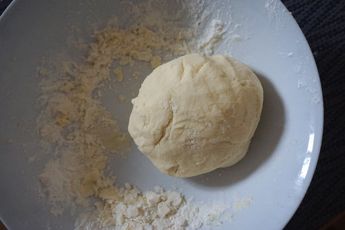 Mini gluten free strawberry rustic pies: making the pie dough
