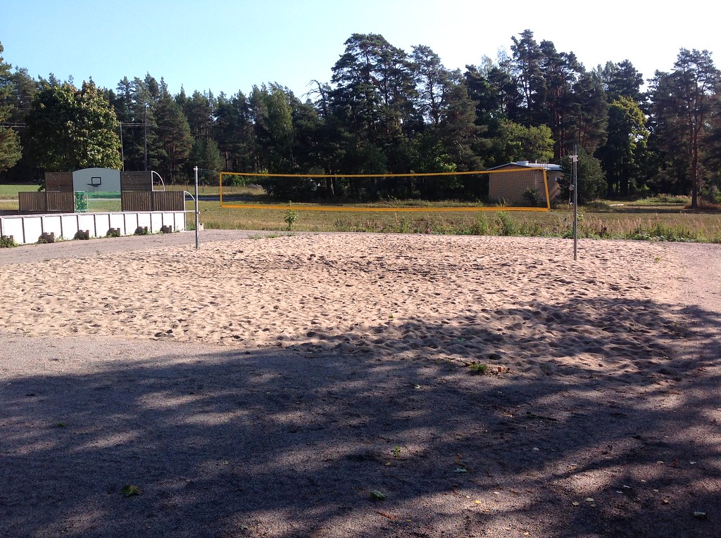 Picture of service point: Röylän koulu (school) / Beach volleyball court