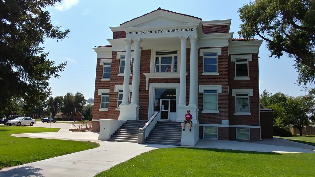 Me And The Wichita County Courthouse Leoti Kansas Constru… Flickr