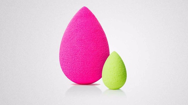how to apply foundation with beauty blender 