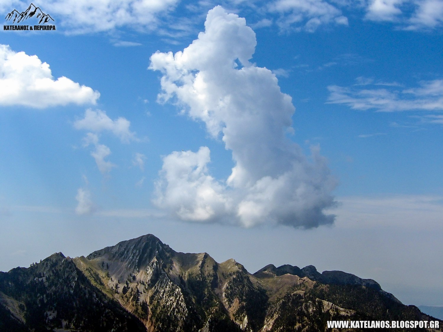 πυργοσωρειτες εντυπωσιακα συννεφα πυργοσωρειτης πανω απο βουνα