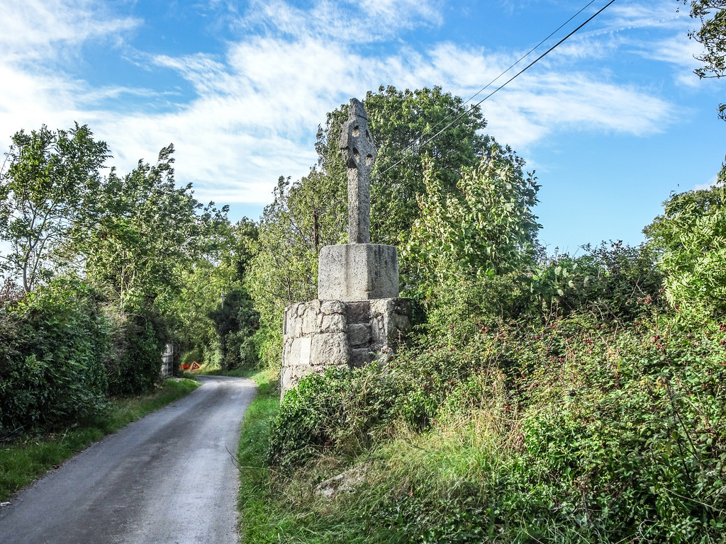 THE MORE RECENT OF THE TWO CROSSES AT TULLY 002
