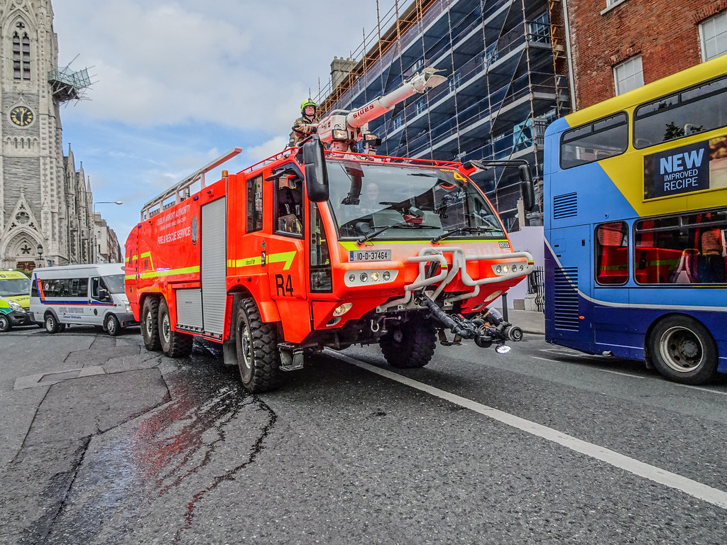 DUBLIN AIRPORT RESCUE 4 FIRE ENGINE [BUILT BY SIDES] 003