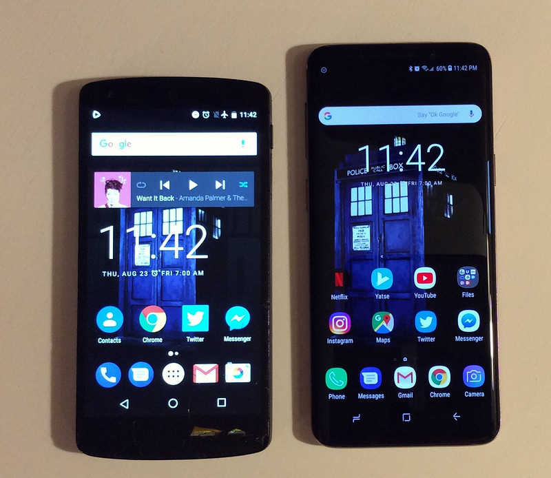 Side-by-side photo of my Nexus 5 and my new phone, a Samsung Galaxy S9