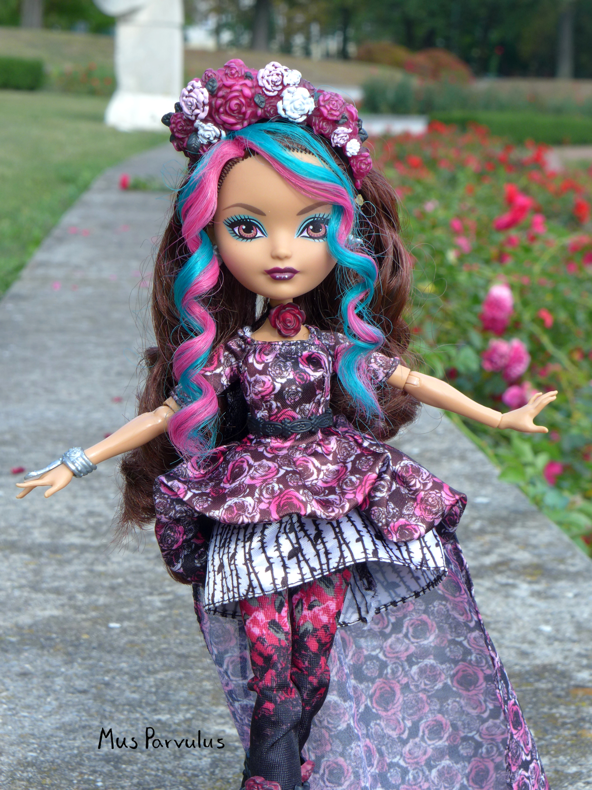 Briar Beauty Ever After High Childs Wig with Headpiece 