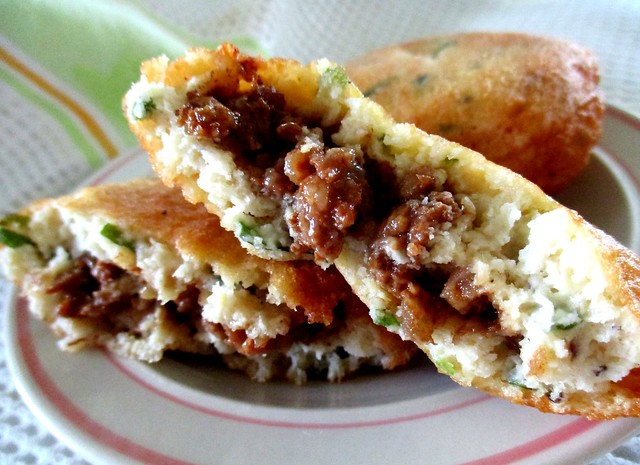 Tee piang with meat filling, inside