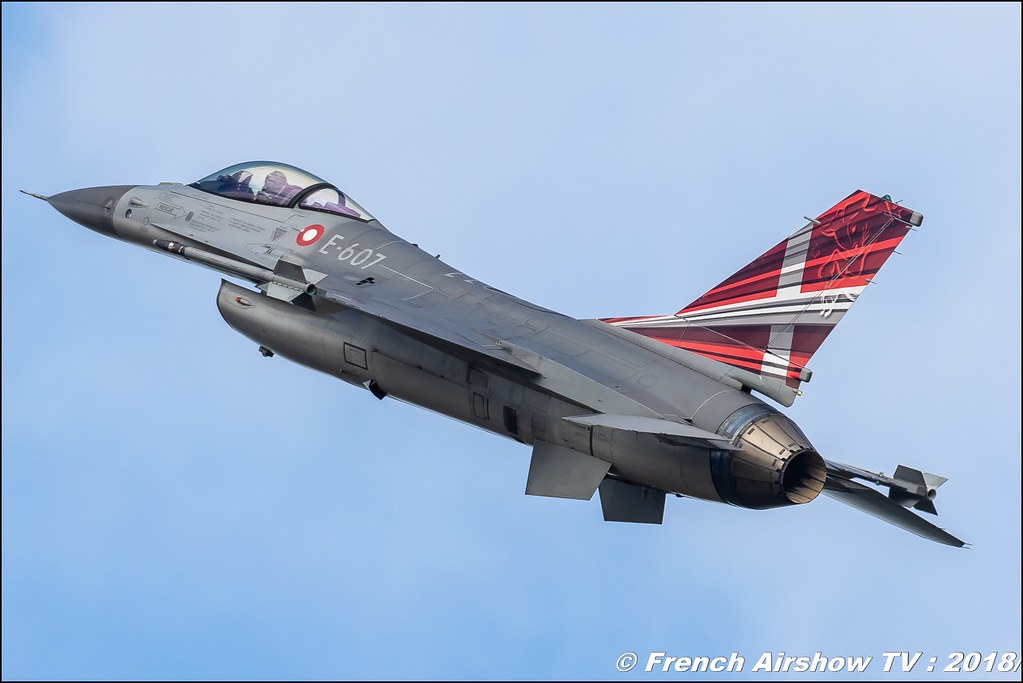Royal Danish Air Force F-16 AM solo display