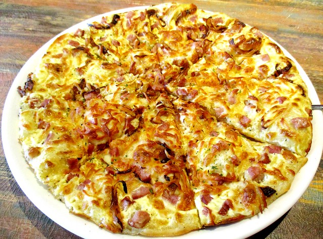 Wow Wow West smoked duck pizza 1