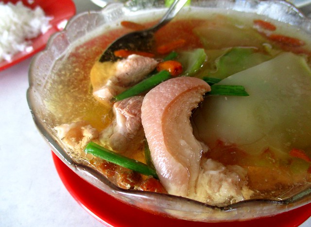 Kiong Chuong szechuan vegetable pork leg soup 2