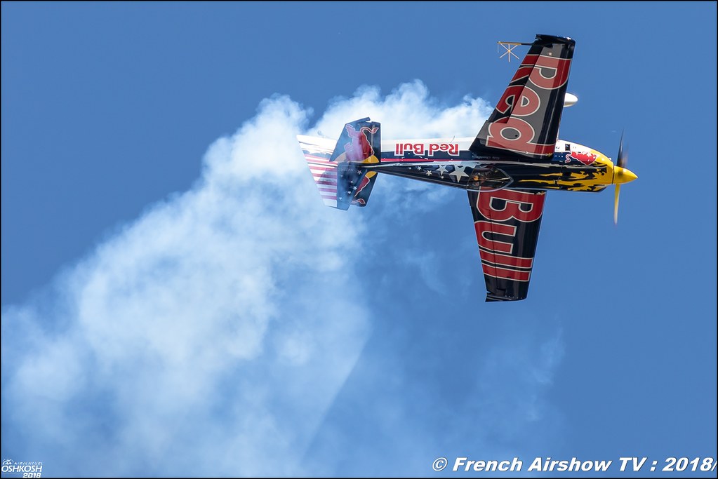Red Bull Air Force EAA AirVenture Oshkosh 2018 Wisconsin Canon Sigma France contemporary lens Meeting Aerien 2018