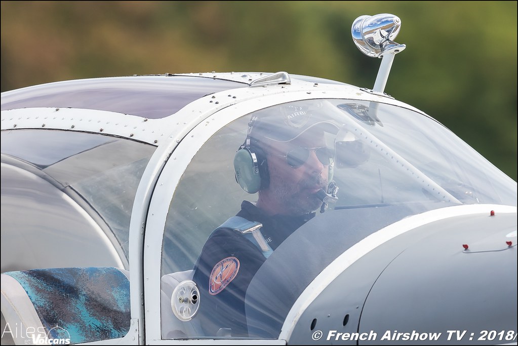 ask-21 F-CIAT , Planeur voltige , Ailes et Volcans - Aérodrome d’Issoire - Le Broc , Cervolix 2018 & La Montagne , Canon EOS , Sigma France , contemporary lens , Meeting Aerien 2018