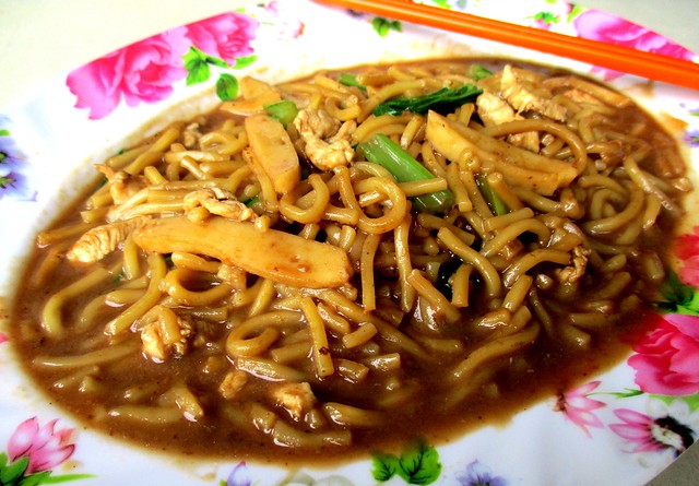 Uncle Lau Corner Foochow fried noodles, moon 1