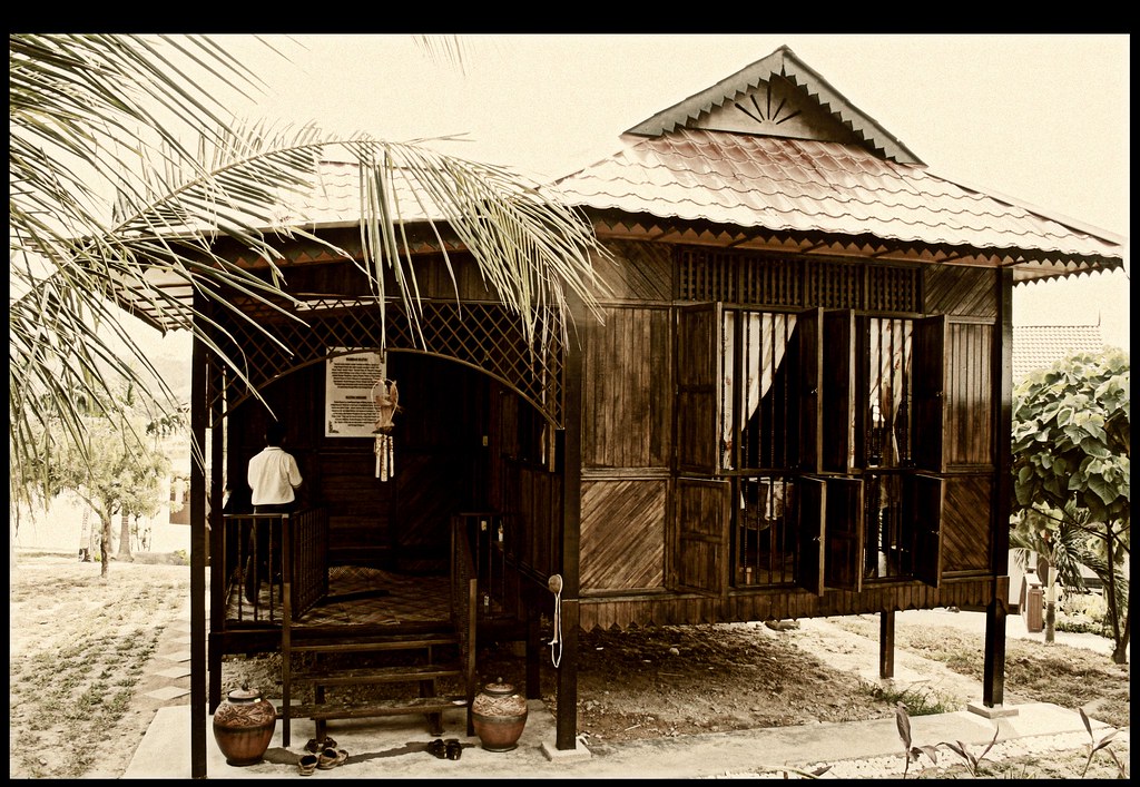  Rumah  Melayu  Rumah  kayu  atau rumah  kampung pada suatu 