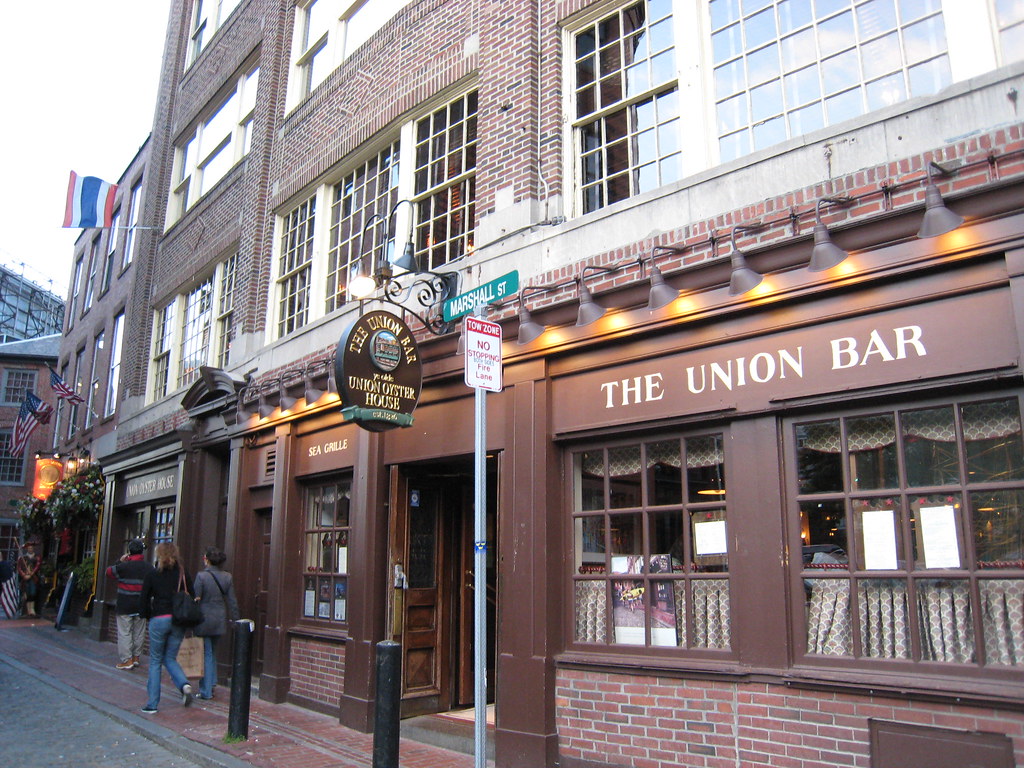 Bar Near Quincy's Market | Boston is the oldest town in ...