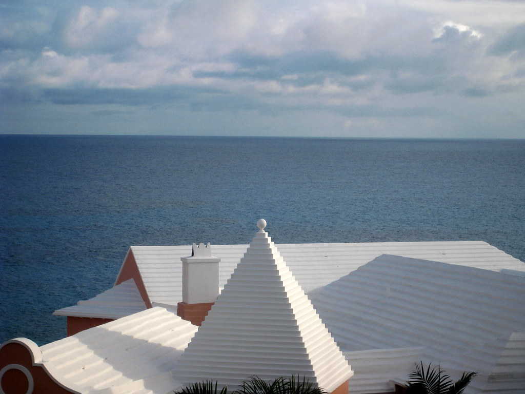 White Bermuda Roof Tops Bermuda white roof tops against th… Flickr