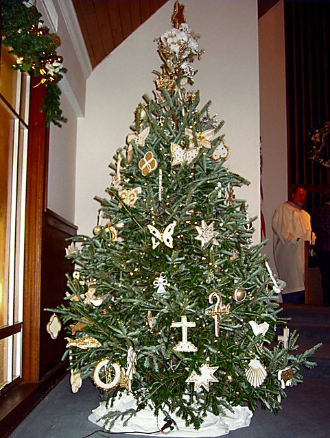 Chrismon Tree | A fir tree with Chrismons. Sanctuary decorat… | Flickr