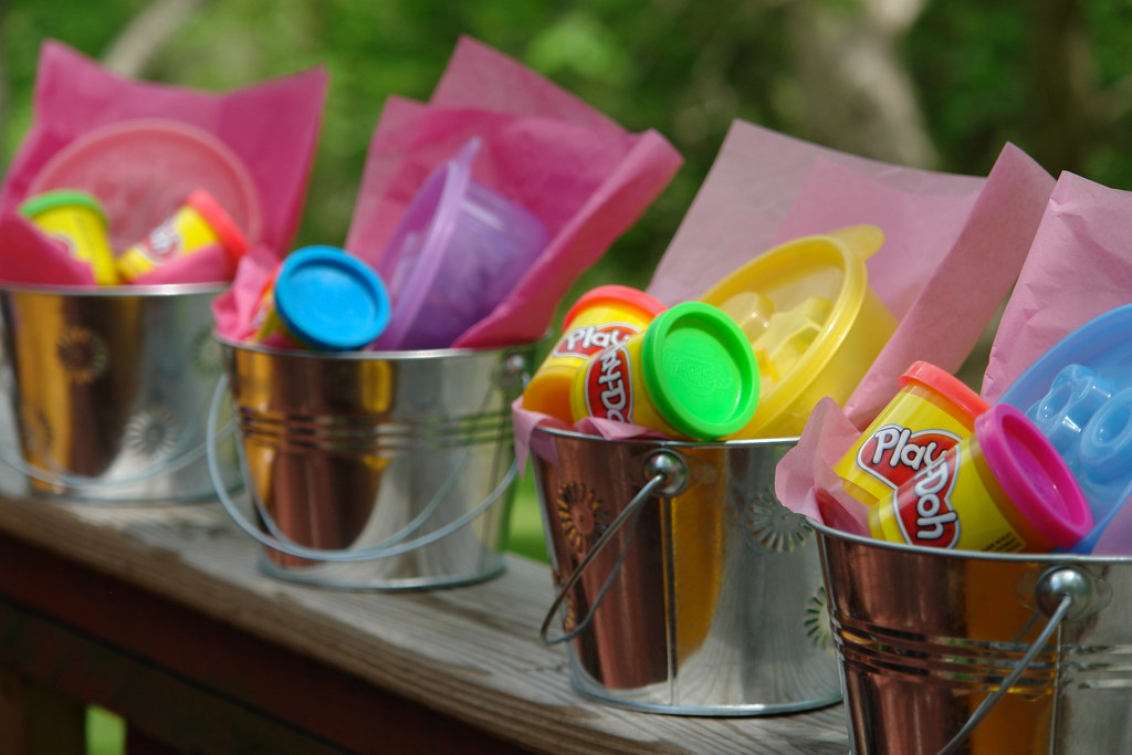 What To Put In Birthday Party Favor Bags