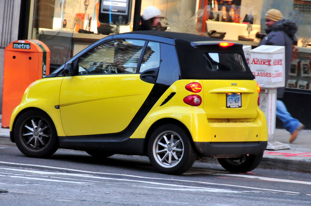 Yellow smart car | As noted in various other pictures in thi… | Flickr