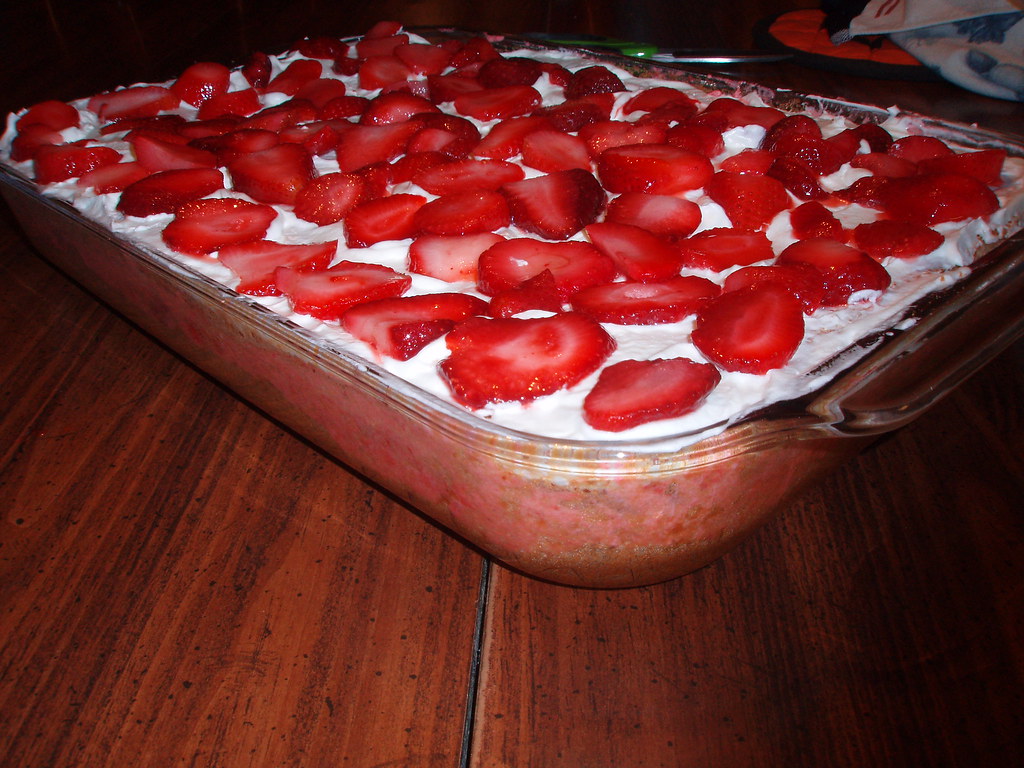Strawberry Shortcake | angel food cake w/ strawberries, jell… | Flickr