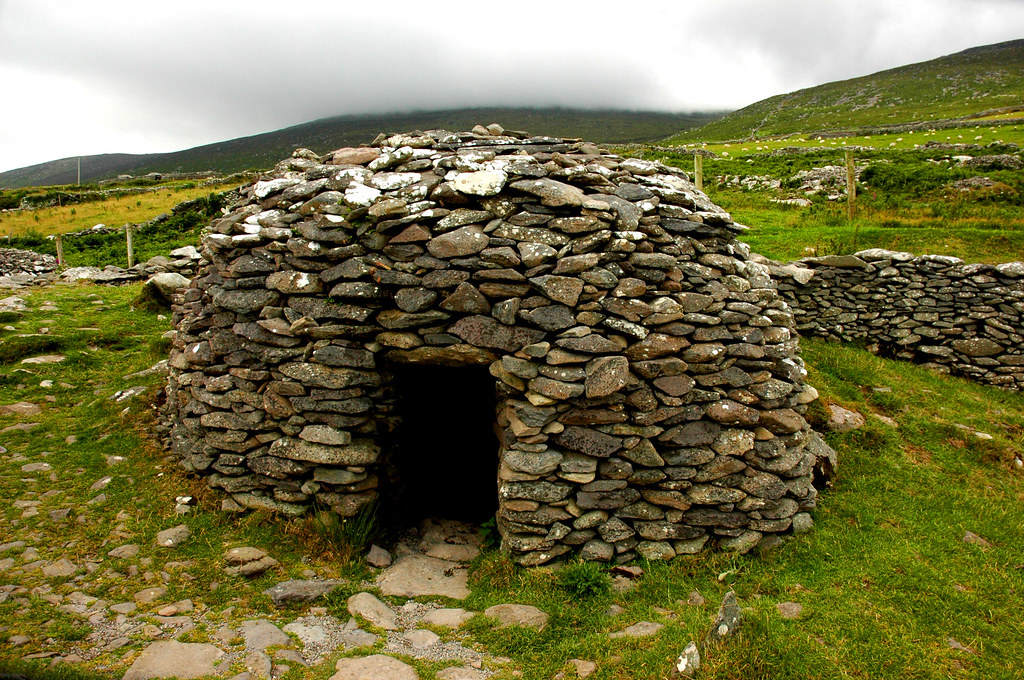 prehistoric beehive hut | Helhaz | Flickr