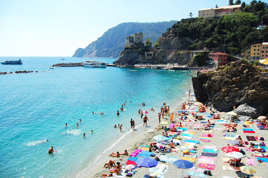 monterosso-spiaggia-libera-piccolo-spazio-di-spiaggia-li-flickr