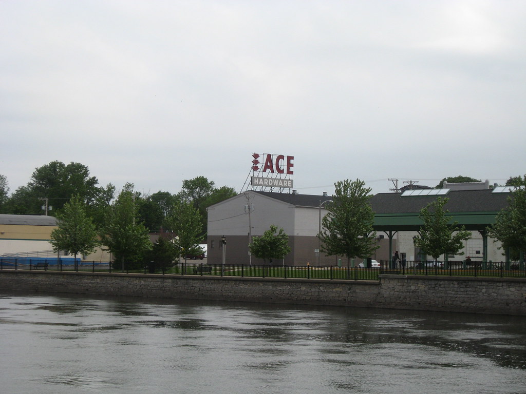 Ace Hardware | Downtown Janesville, WI and the Rock River (a… | Flickr