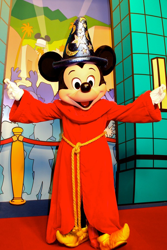 WDW Sept 2008 - Meeting Sorcerer Mickey | Disney's Hollywood… | Flickr