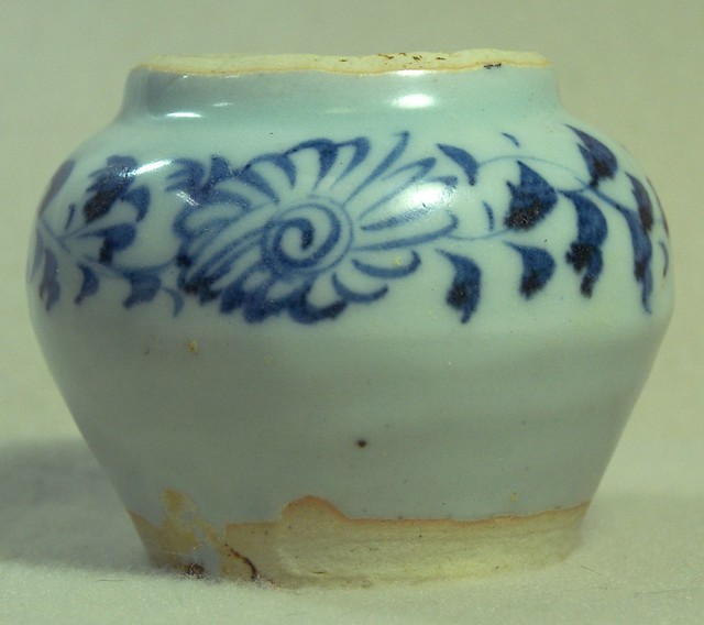 Yuan, small jar,. blue and white