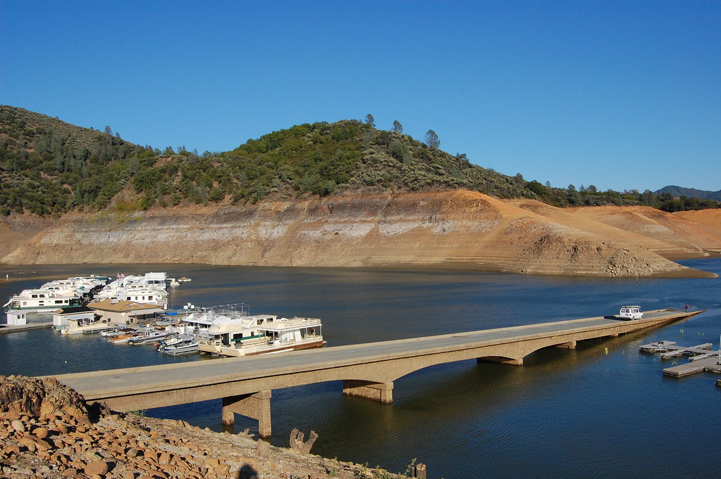 20081011 highway 99 bridge & impromptu boat ramp large