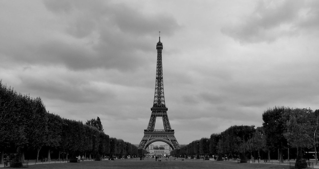 La tour Eiffel - Black and white | en.wikipedia.org/wiki/Eif… | Flickr