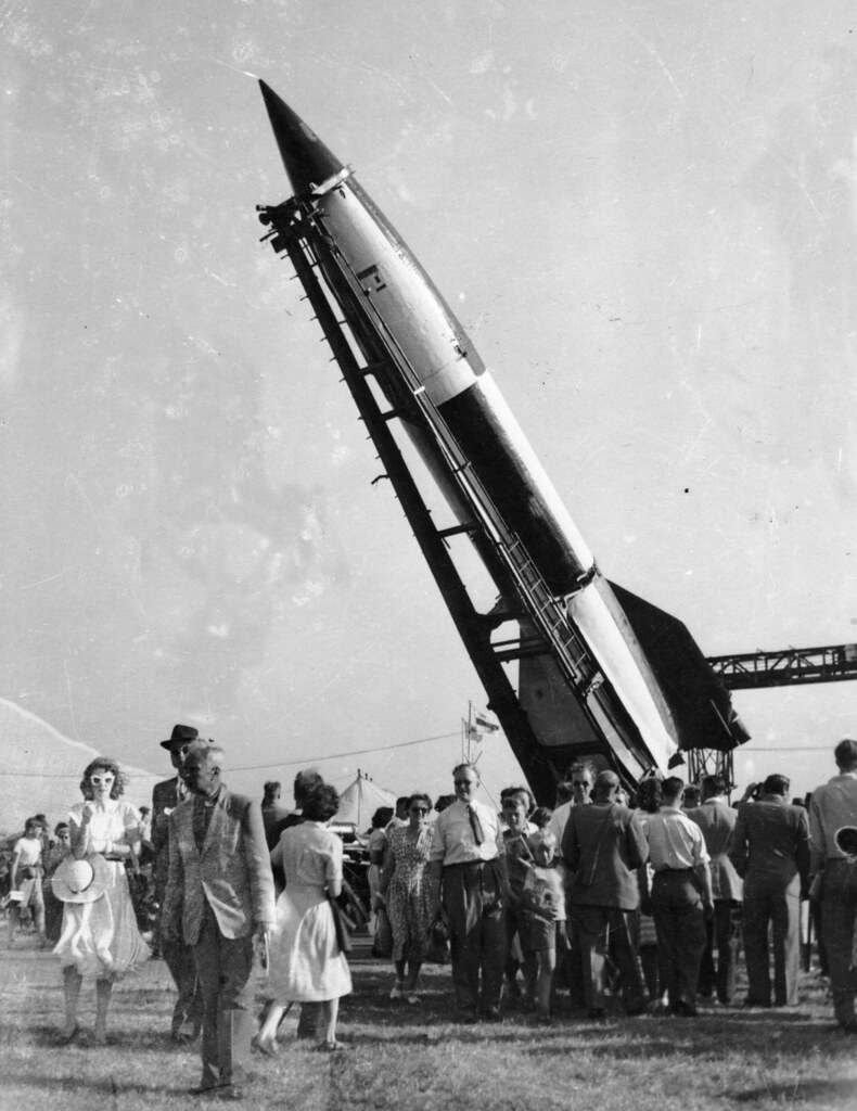 v2-rocket-captured-german-v2-rocket-displayed-at-an-air-sh-flickr