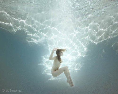 Nude Women Underwater 2
