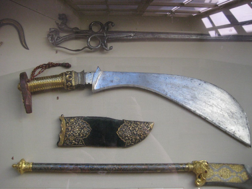 indian-weapons-2-sword-south-india-16th-17th-century-flickr