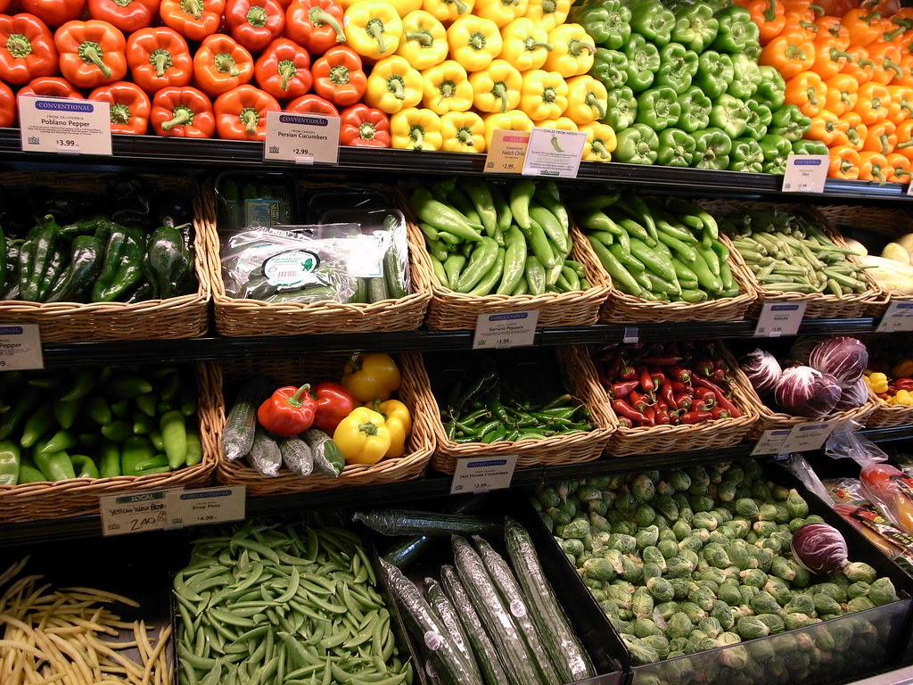 Vegetables in Whole Foods Market ニューヨークの大きな Whole Foods Ma… Flickr